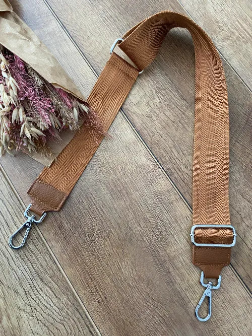 Taschenriemen breit braun (Silberne Verschlüsse) – Trendecke
