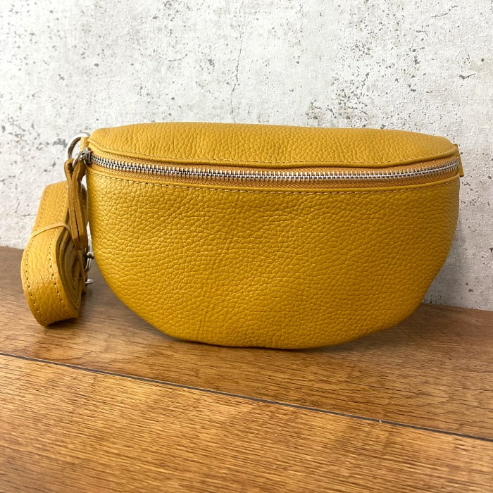 Kleine Leder Bauchtasche Currygelb für Damen silber