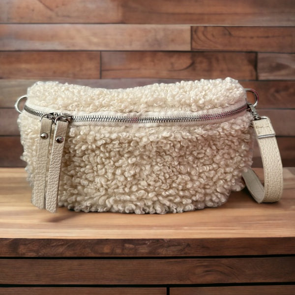 Mittlere Teddyfell Bauchtasche beige (Silberner Reißverschluss)