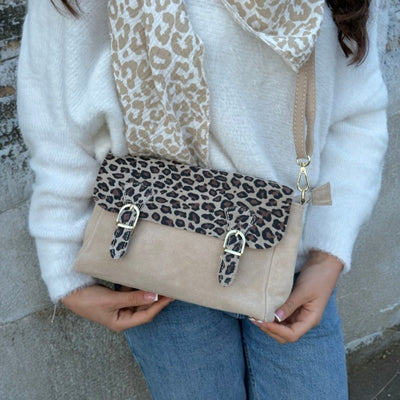 Wildleder Tasche mit Leo-Muster (Beige)