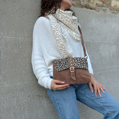 Wildleder Tasche mit Leo-Muster (Braun)