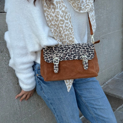 Wildleder Tasche mit Leo-Muster (Braun)