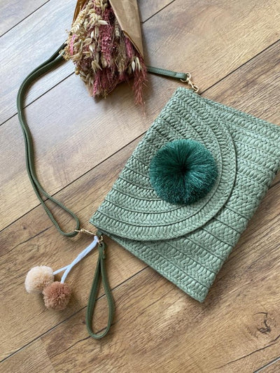 Mintgrüne Boho Clutch Tasche (mit Bommeln)