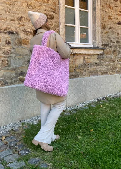 Große Teddyfell Tasche Flieder