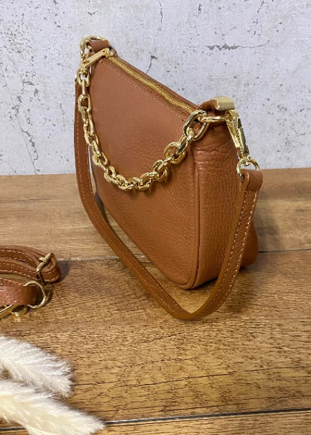 Rechteckige Tasche Braun mit Kette