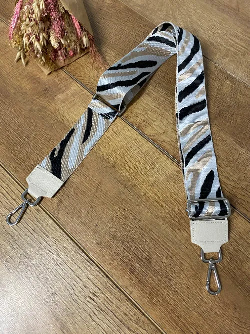 Taschenriemen breit Beige Schwarz-Weiß-Zebra (Silberne Verschlüsse)
